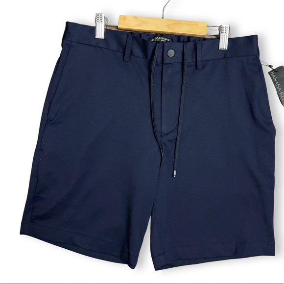 Banana Republic 9" Luxe City Short With Core Temp Technology Navy - Picture 3 of 16
